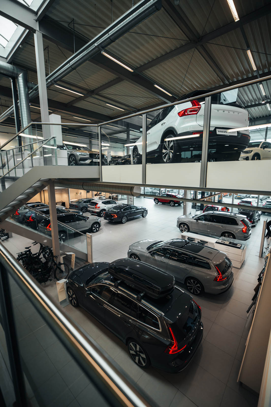 SvensCar Volvo Dealer Showroom Dordrecht 