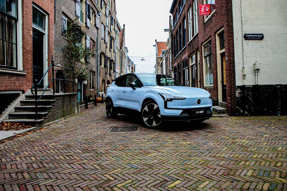 Volvo EX30 Cloud Blue Dordrecht Binnenstad