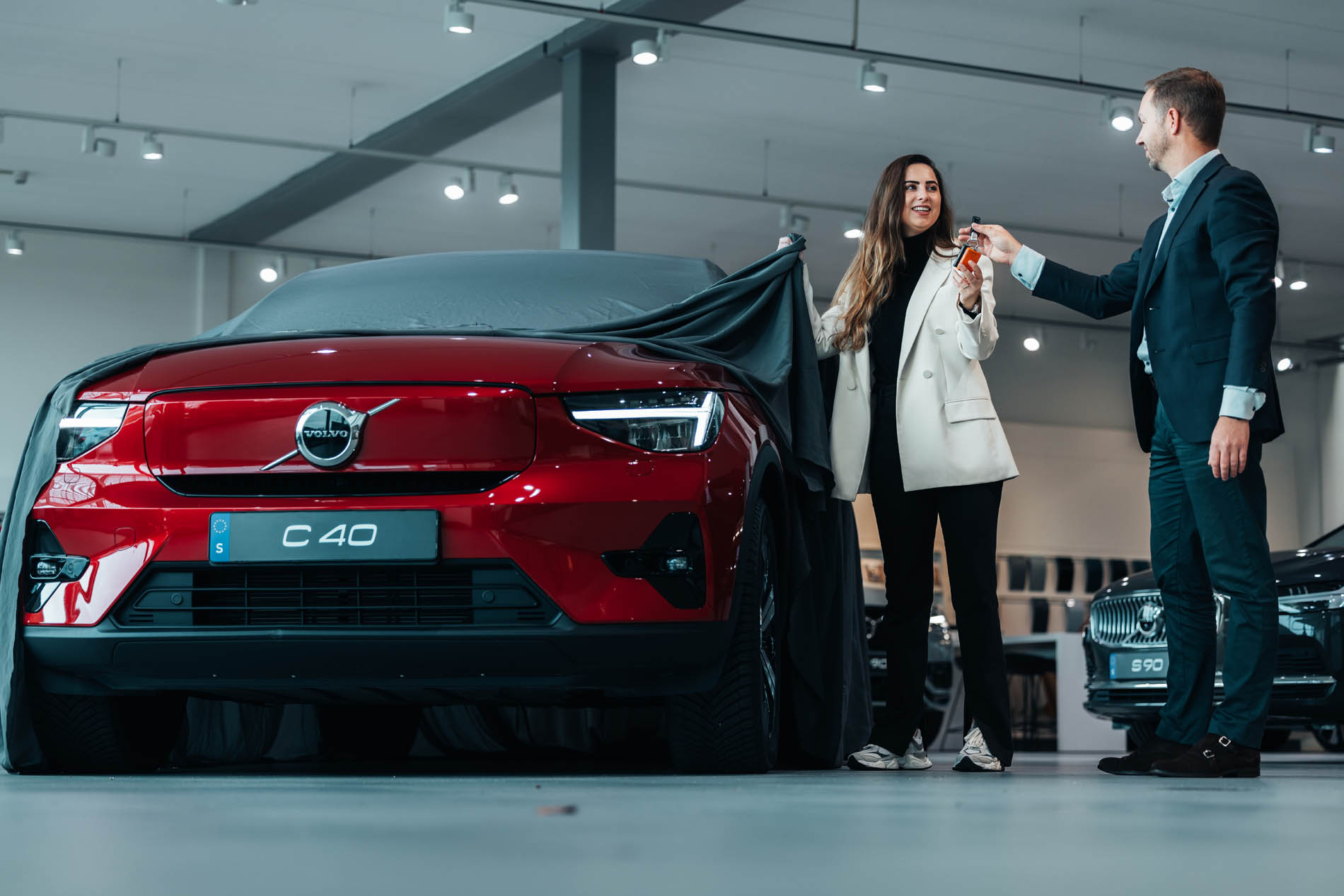 SvensCar Volvo C40 Rood Voorkant Sleuteloverdracht 