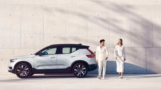 Volvo XC40 Pure Electric zijkant